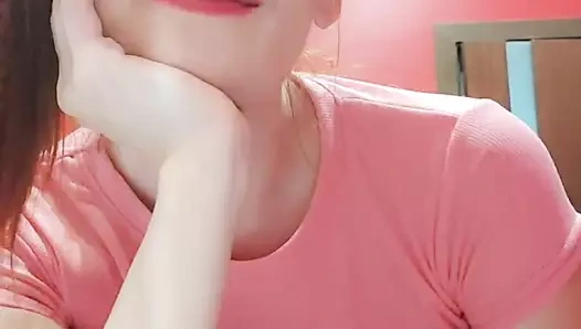 Meme uçlarımı okşuyor ve o kadar azdım ki taytımı çıkarmadan geldim