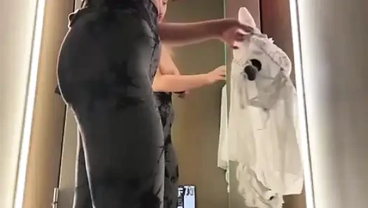 Jucielussie polis üniforması ve kelepçeler