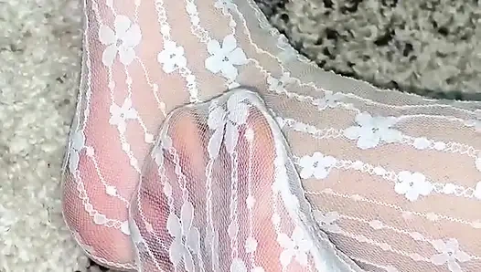 Seksi çoraplı ve eldivenli ayaklara masaj