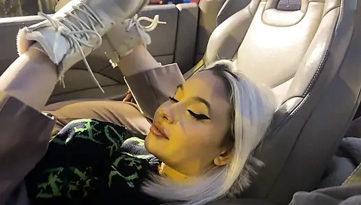 Sokaktaki orospu bedava pes etti