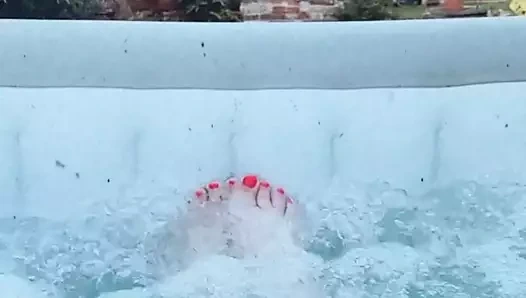 Ayaklarımı öp beyaz pthetic beta boi!