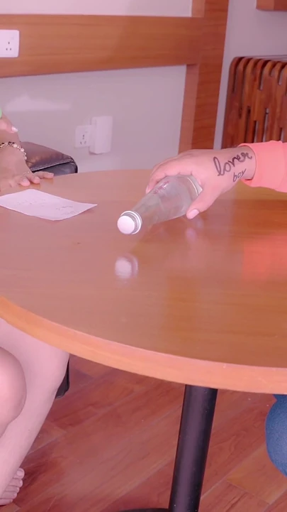 "Ateşli genç üvey kız priya tharki bhoot ve hintçe sesli üvey erkek kardeşle sıkıştı" den muhteşem an