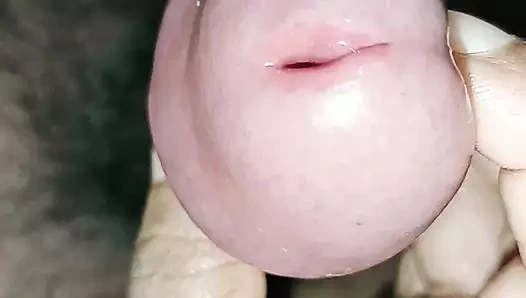 Sri Lankalı kız üvey erkek kardeşinin yarağıyla oynadı ve çok eğlendi. Büyük yarak