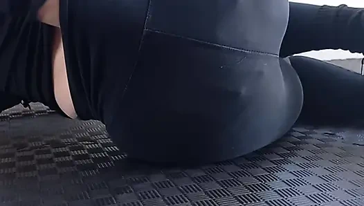 Mãe abriu buceta e bunda