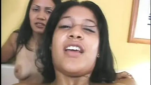 Yoğun Bir Orospu Kocaman Bir Aleti Emiyor (Film)