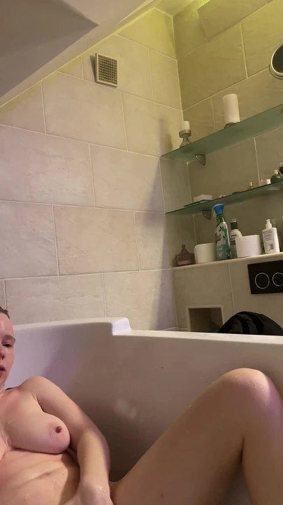 Sıcak su meme uçlarımı sertleştiriyor