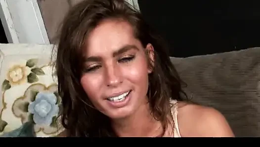 2 zenci adam tarafından döllanan Naomi'den film akışı