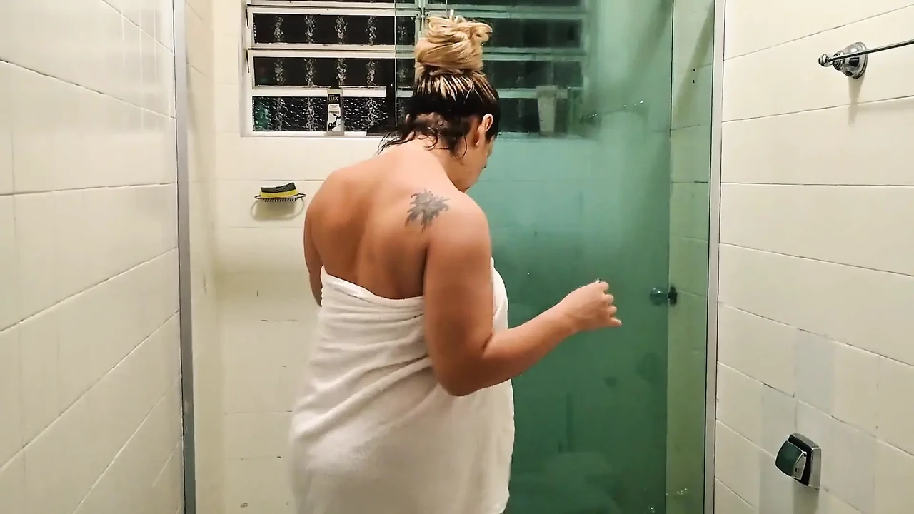 Watch Stepson Hides In Closet To Watch His Hot Stepmom She Finds Out And Fucks Him (Full Video) - Austria Special