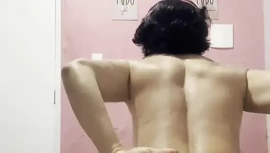Çıplak kadın nine vücut geliştirmeci striptiz
