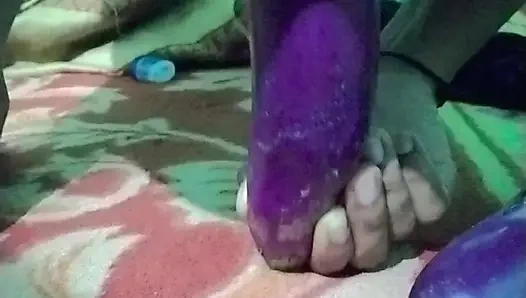 Meri sexi bhabhi ne apni    khubsurat chut me dala bhot bada brinjal or dal ke bohot maze liya jisko bhi maze leni ho aa jao shbi log