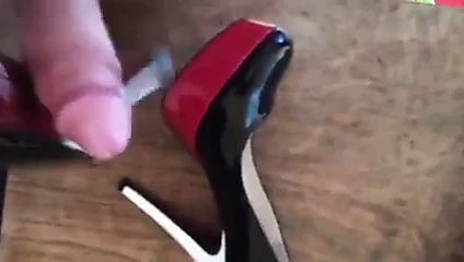 cumming üzerinde benim karısı ayakkabı
