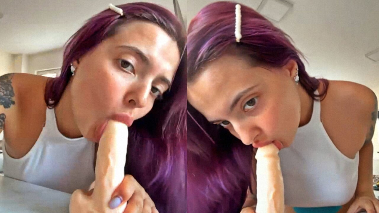 DEEP SLOWY BLOWJOB FROM PURPLE HAIRED BEAUTY