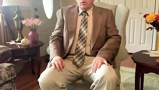 Gümüş baba mastürbasyon yapıyor ve boşalıyor