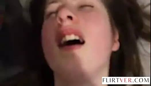 Sıcak anne cherie deville kızının erkek arkadaşı tarafından becerdin alır