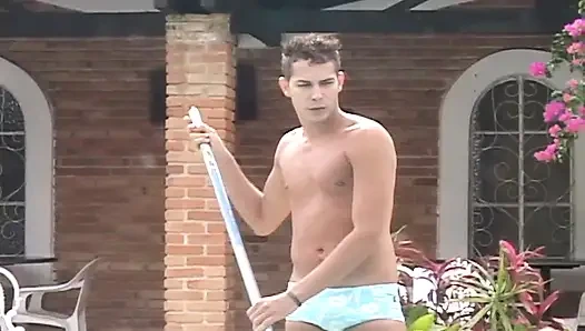 Irklararası eşcinsel havuz başında sikiş - açık havada ham göt havuz başında sikiliyor