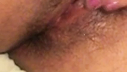 Asya oyuncak olduğunu geri ve olduğunu germe onu kedi (3 parmak) 3