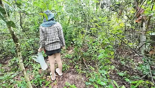 Thai girl walks and brags about picking mushrooms anyway, peeing in the forest Thai Voice