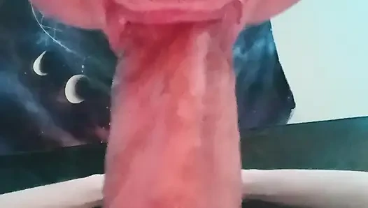 Aldatan komşu gırtlağına kadar almayı ve yüzüne boşalmayı seviyor