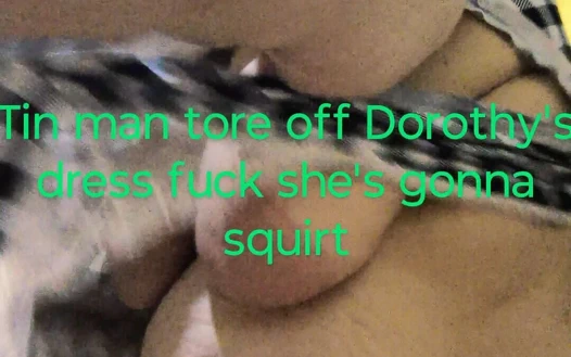 Teneke adam elbisesini yırttı şimdi fışkırtıyor