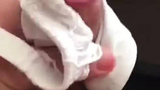 34dd beyaz sutyen ile mastürbasyon