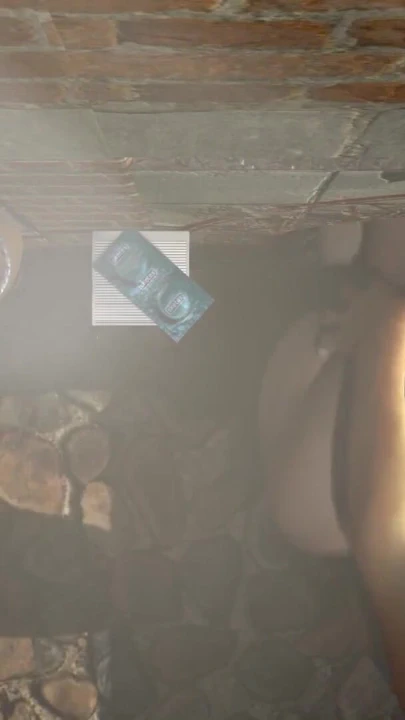 Ters sikiş deliği grup sekste siyah orta yaşlı seksi kadını gırtlağına kadar sikiyor | Klip 3