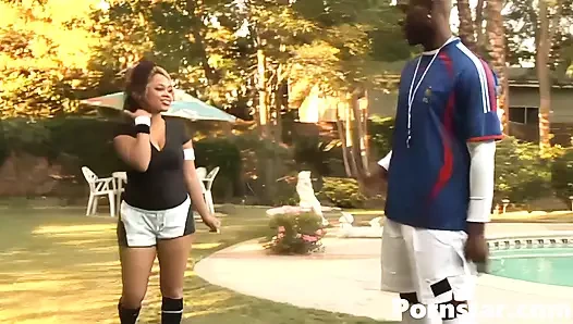 Siyah kız mone divine ile çifte penetrasyon sikişi