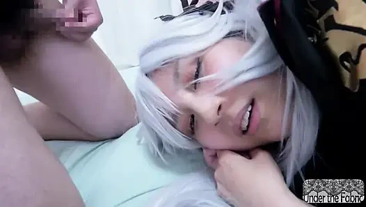 İlk çekim kaosu, utangaç bir cosplayer ezici bir çok partner deneyimine adım atıyor