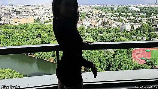 Alice drake 4k partiden sonra paris'te buharlı balkon seksi