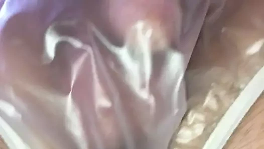 plastik pantolonuma işeme beni