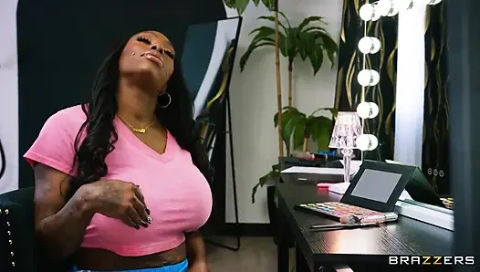 Brazzers - zenci mystique formda adamla sikişiyor ve götünü dolduruyor