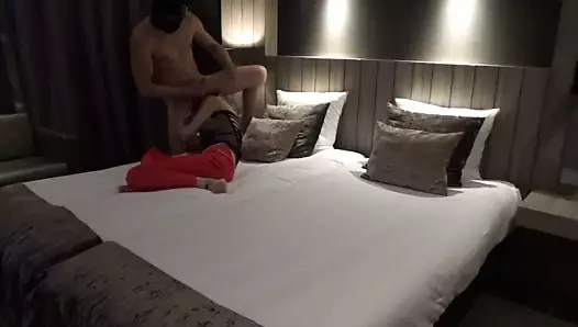 Lana leche les couilles de ricco