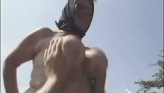 Olgun çift 69 pozisyonunda amcık yalıyor (tam orijinal film)