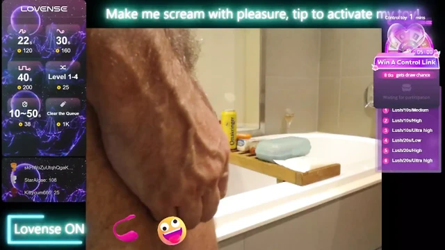 Banyo zamanı ön sevişme zevkleri ve işeme eğlencesi - 278