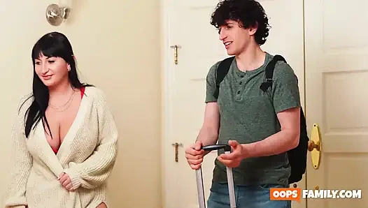 Tutkulu esmer aleksa mink xxx için dağınık, sert seks yapıyor!