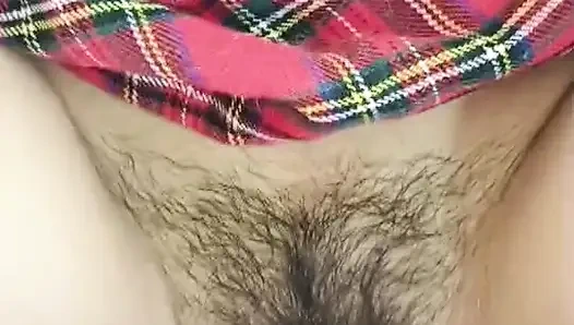 Oda arkadaşım dinleniyor ve onu sikiyorum