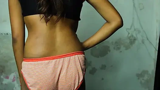 Hintli desi yeni çift sevgililer gününde sert çift sikişiyor ve sikişiyor