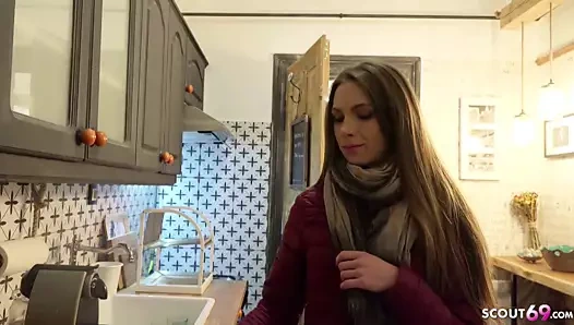 Alman izci - dökümde sıska genç veronika için derin anal