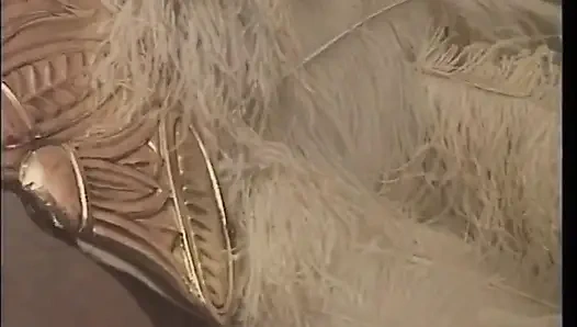 Lezbiyen orgazm büyük sopa amına sokuyor