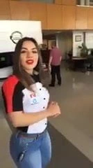 Vendedora culona y con ricas caderas