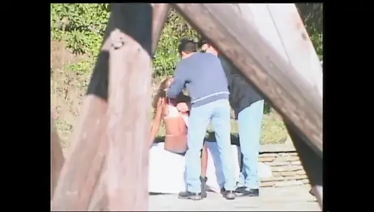 – Sırılsıklam siyah kız