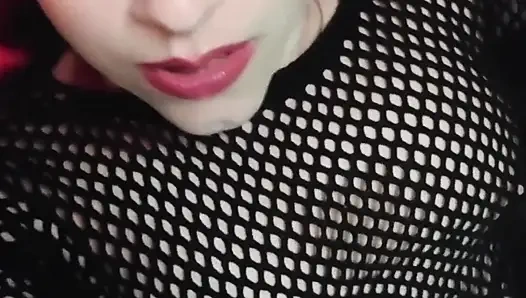 Patronunun üvey kızı seni seks için davet ediyor ama ş! Bu bir sır! Bölüm 1