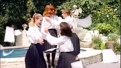 Chhotee skoolee chhaatraon