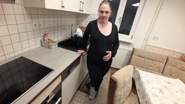 Büyükannenin evinde komşunun çocuklarıyla uğraşmak en iyisidir