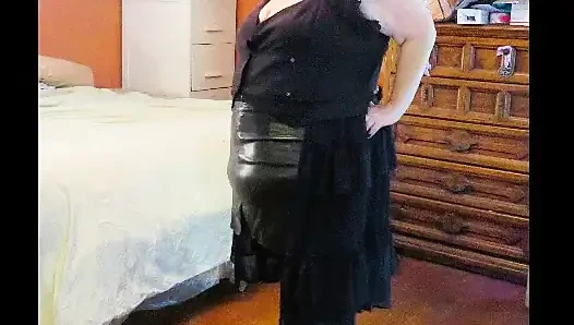 Yeni domme kıyafetimi modelliyorum 4 U fotoğraflardan sessiz video