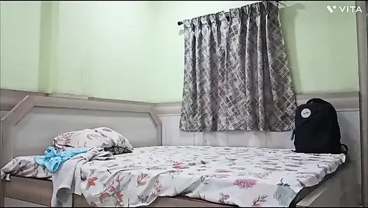 Hintli üvey kız kardeş