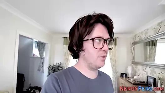 Leeds nerd horoz gobbled tarafından busty İngiliz milf