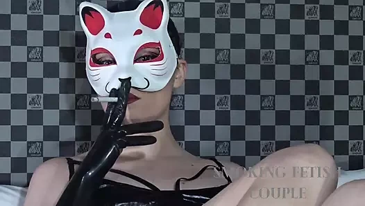 Solo Smoking - What does smoking fetishists do in their intimacy?