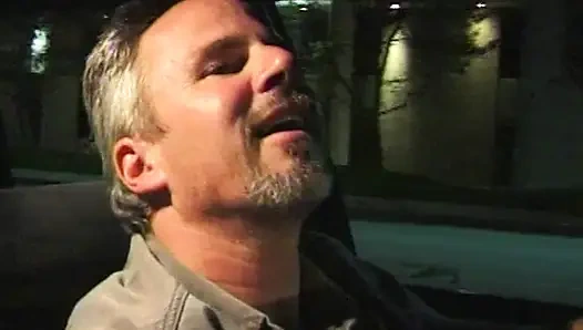 Wilde Lesbenabenteuer in Taxi und Badewanne