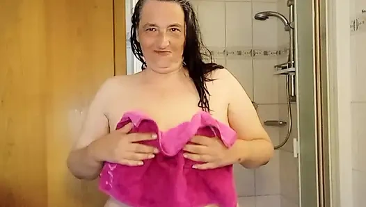 Zuhanyozás után... Egy pillanat csak neked