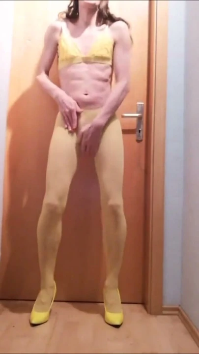 Seksi Cd Bella külotlu çorabının içinde boşalıyor | Bölüm 3